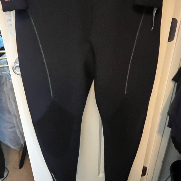 Never worn 3XL-3mm men’s wetsuit - Picture 4 of 6